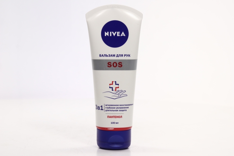 Нивея сос бальзам. Нивея сос бальзам для рук. Nivea SOS бальзам для рук с пантенолом для очень сухой кожи 100 мл. Nivea SOS бальзам для губ в тюбике. Бальзам для рук Nivea SOS 3в1 с пантенолом 100мл.